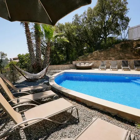 Treehouse By Alvent Holidays