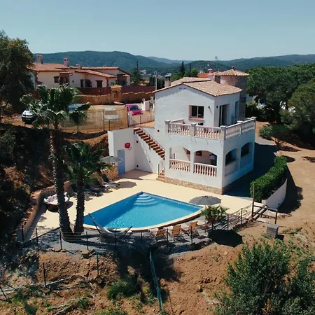 Treehouse By Alvent Holidays Holiday home